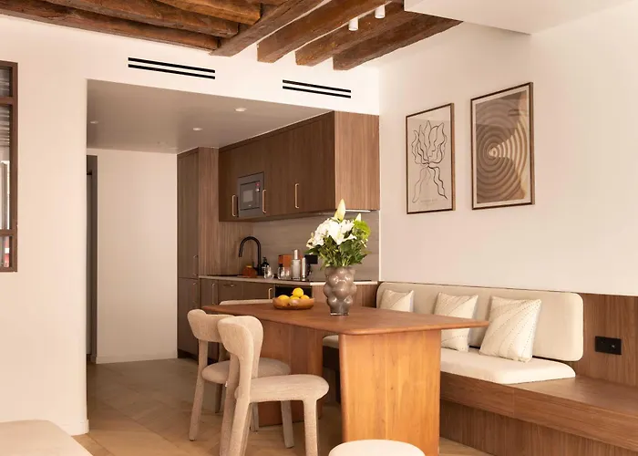 Chic A C - 2bdr 6p - Faubourg S Denis * Paris